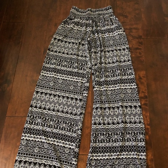 Patterned flowy pants - Picture 2 of 2